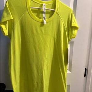 BRAND NEW, Lululemon Highlighter Yellow Short Sleeve Swiftly Tech Shirt